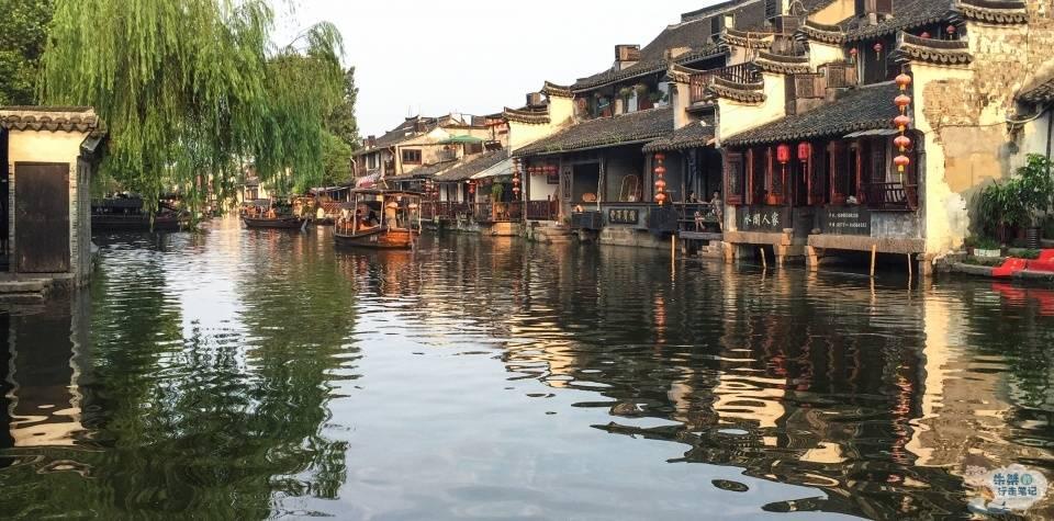 安踏旗下迪桑特正式盯上童装，儿童高端户外赛道正在爆发？